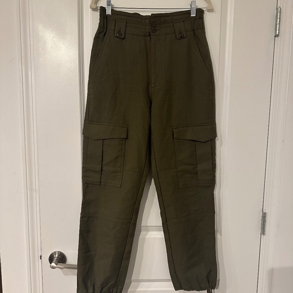 Banana Republic Cargo Pants - Picture 1 of 9